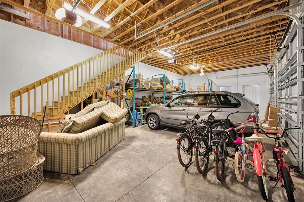 For Sale: $2,300,000 (5 beds, 4 baths, 4696 Square Feet)