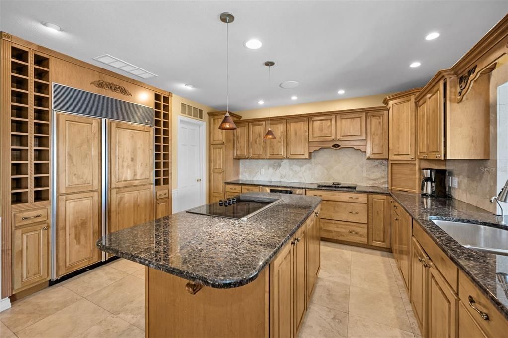 For Sale: $2,300,000 (5 beds, 4 baths, 4696 Square Feet)