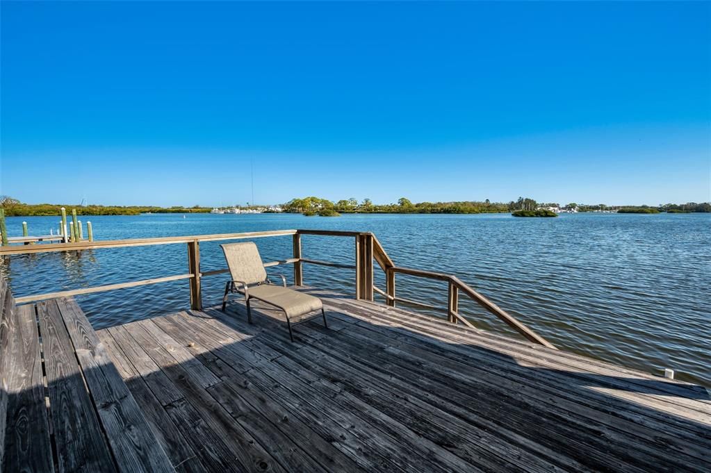 For Sale: $2,300,000 (5 beds, 4 baths, 4696 Square Feet)