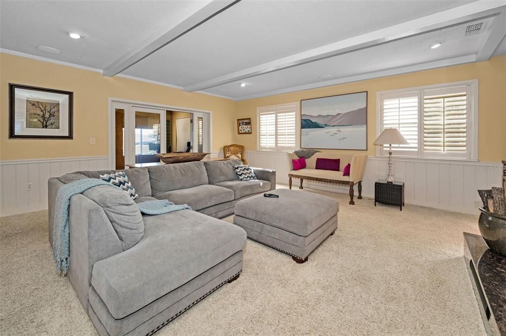 For Sale: $2,300,000 (5 beds, 4 baths, 4696 Square Feet)