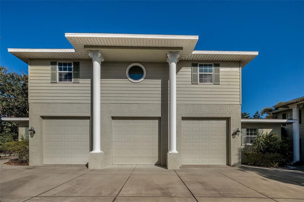 For Sale: $2,300,000 (5 beds, 4 baths, 4696 Square Feet)