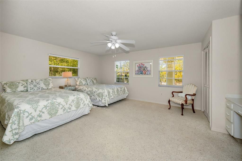 For Sale: $2,300,000 (5 beds, 4 baths, 4696 Square Feet)