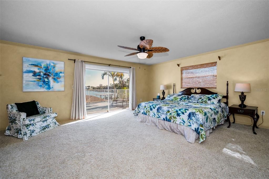 For Sale: $2,300,000 (5 beds, 4 baths, 4696 Square Feet)