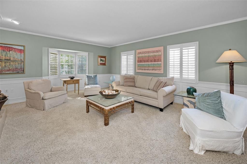 For Sale: $2,300,000 (5 beds, 4 baths, 4696 Square Feet)