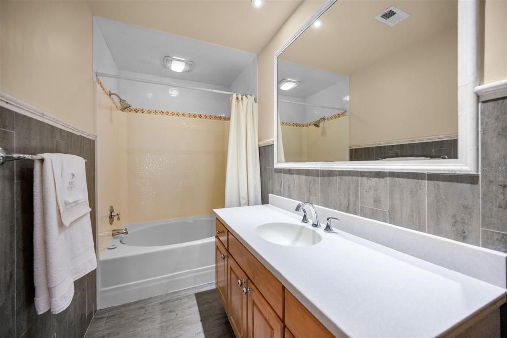 For Sale: $2,300,000 (5 beds, 4 baths, 4696 Square Feet)