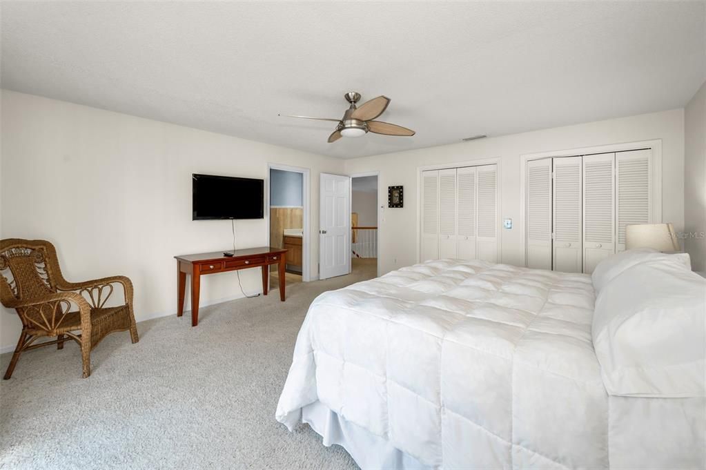 For Sale: $2,300,000 (5 beds, 4 baths, 4696 Square Feet)