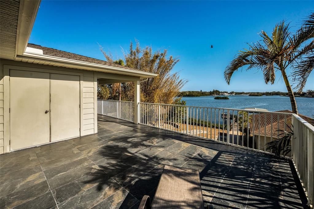 For Sale: $2,300,000 (5 beds, 4 baths, 4696 Square Feet)