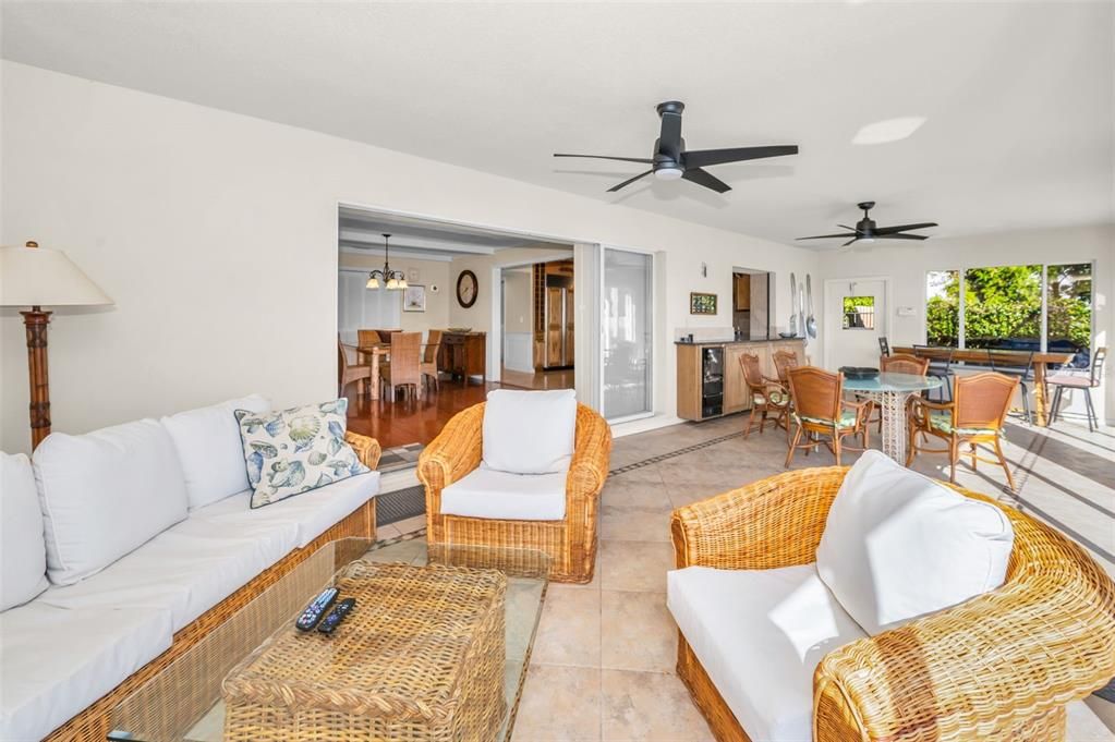 For Sale: $2,300,000 (5 beds, 4 baths, 4696 Square Feet)