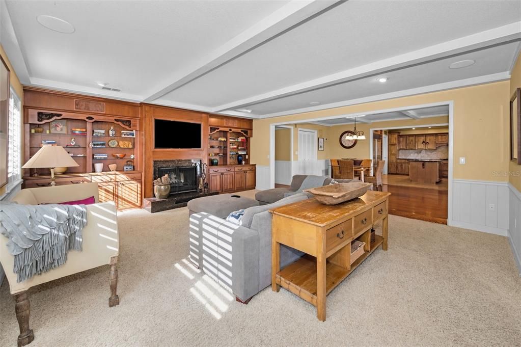 For Sale: $2,300,000 (5 beds, 4 baths, 4696 Square Feet)