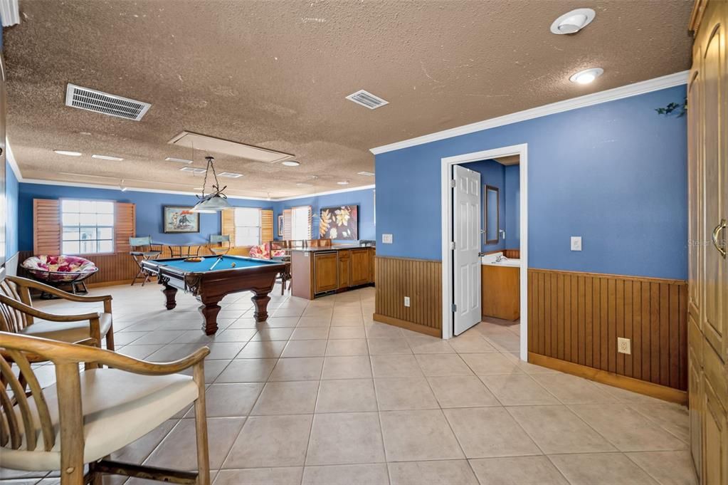 For Sale: $2,300,000 (5 beds, 4 baths, 4696 Square Feet)