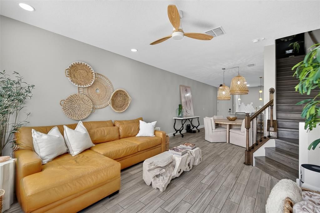 For Rent: $3,000 (2 beds, 2 baths, 1571 Square Feet)