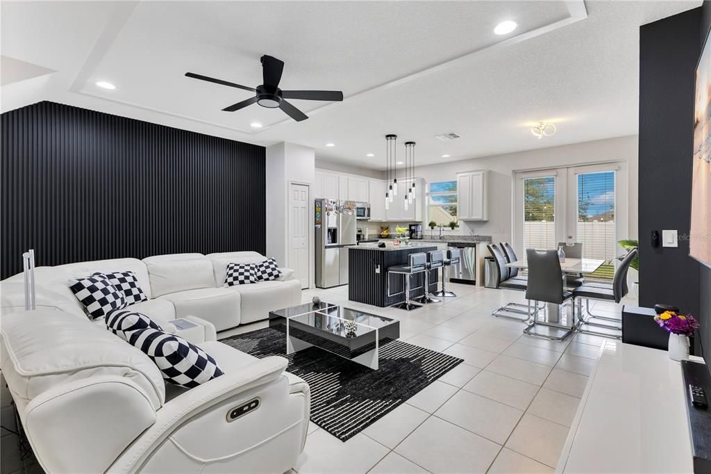 Active With Contract: $2,400 (3 beds, 2 baths, 1627 Square Feet)