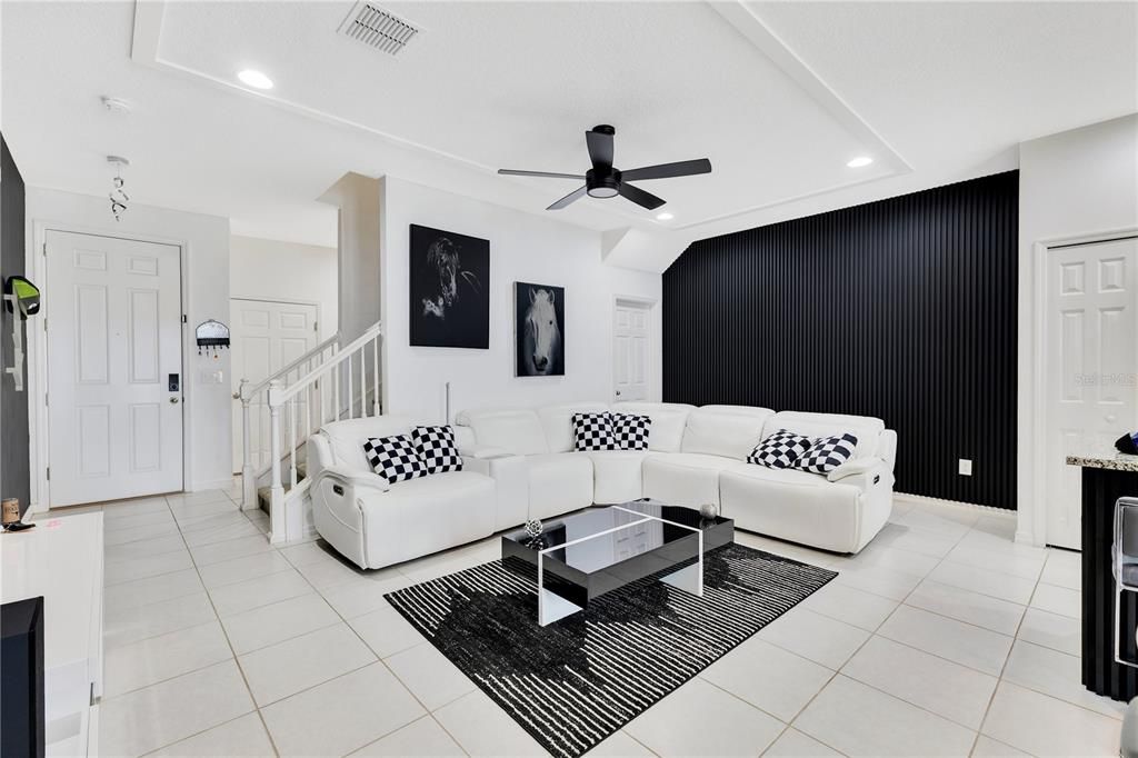 Active With Contract: $2,400 (3 beds, 2 baths, 1627 Square Feet)