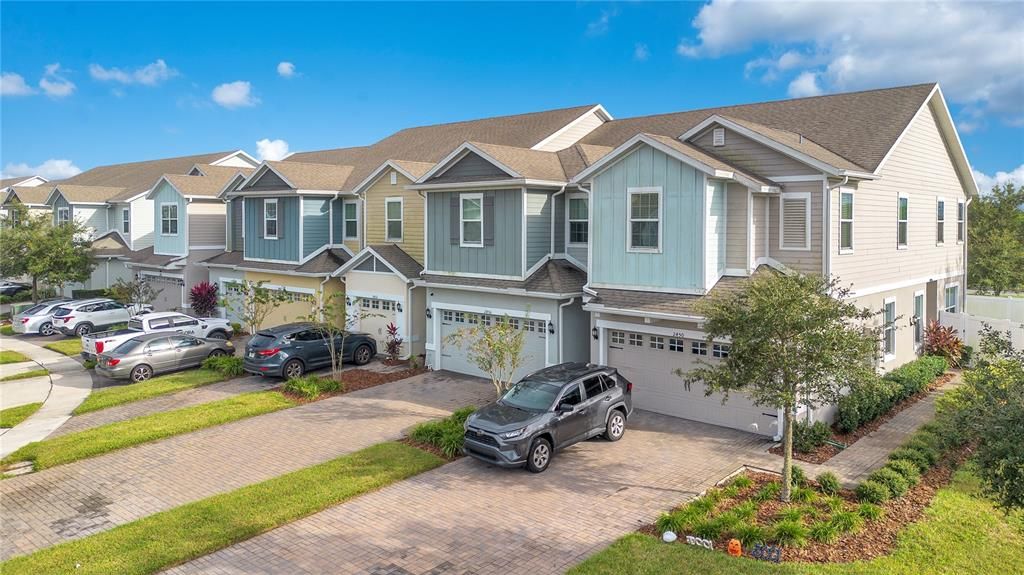 Active With Contract: $2,400 (3 beds, 2 baths, 1627 Square Feet)