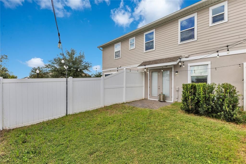 Active With Contract: $2,400 (3 beds, 2 baths, 1627 Square Feet)