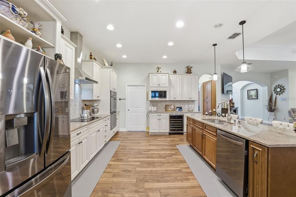 For Sale: $1,500,000 (4 beds, 3 baths, 3141 Square Feet)