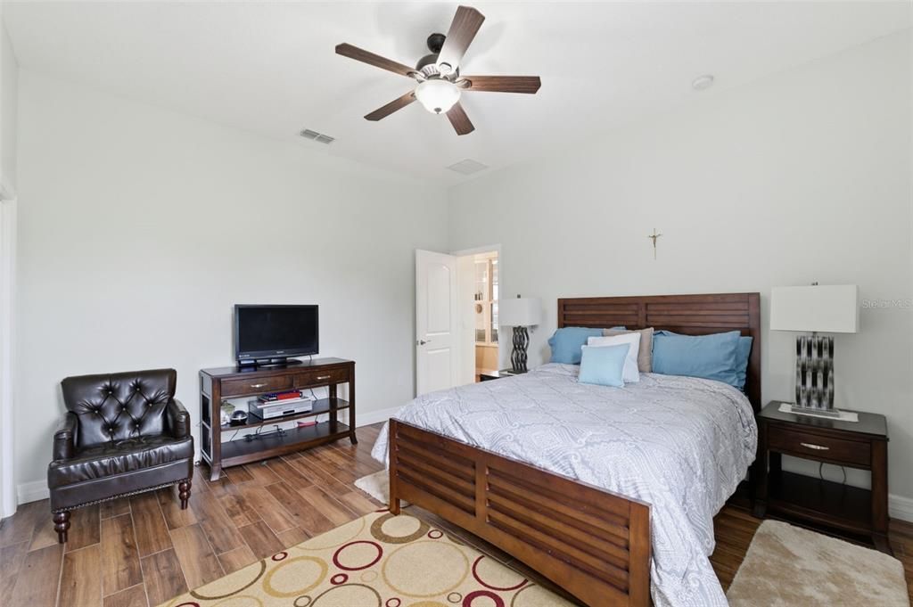 For Sale: $1,500,000 (4 beds, 3 baths, 3141 Square Feet)