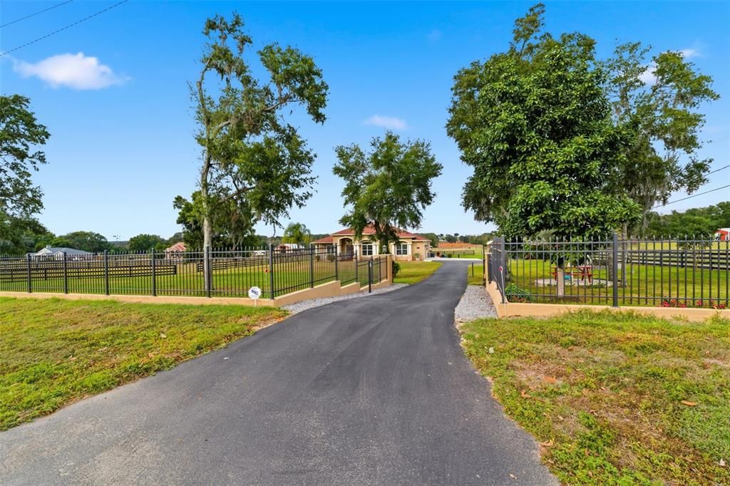 For Sale: $1,500,000 (4 beds, 3 baths, 3141 Square Feet)