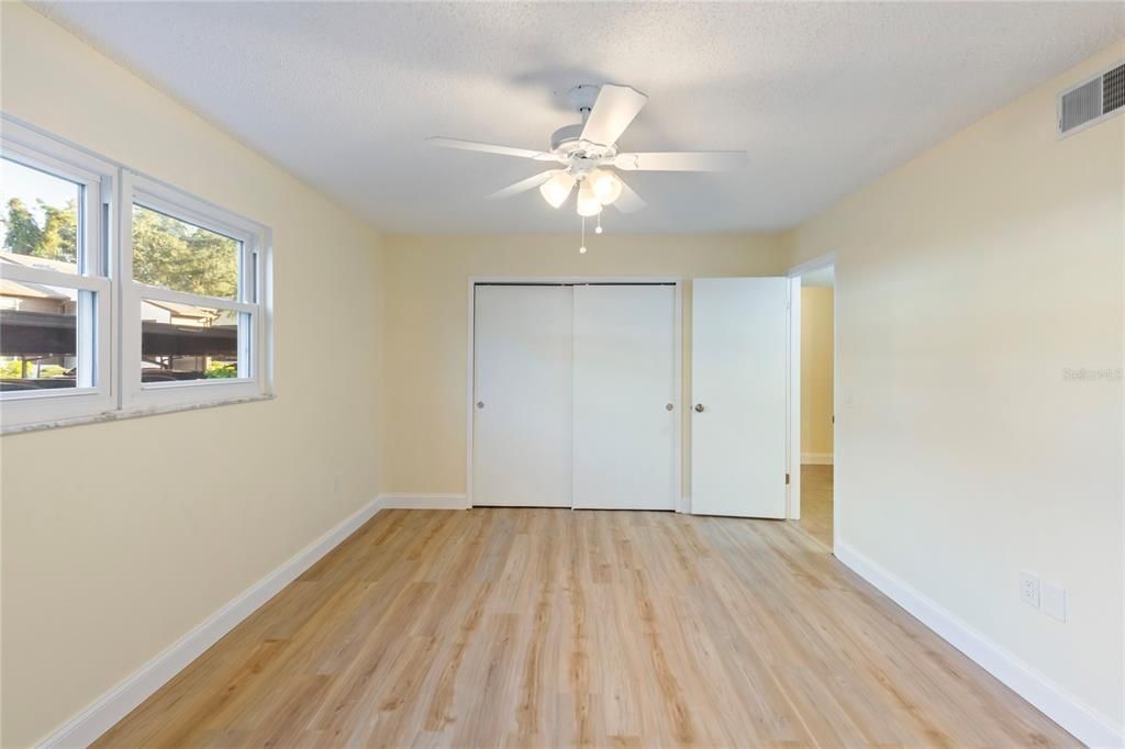 На продажу: $141,000 (2 спален, 2 ванн, 1251 Квадратных фут)