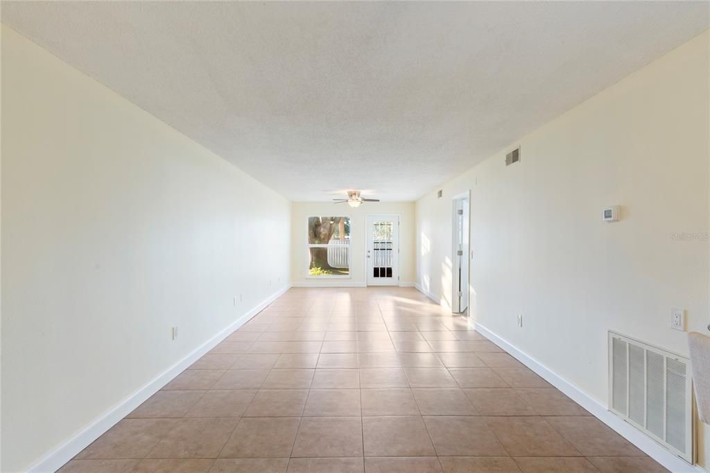 На продажу: $141,000 (2 спален, 2 ванн, 1251 Квадратных фут)