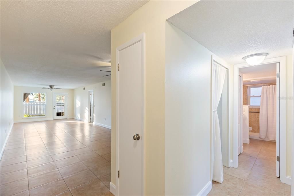 На продажу: $141,000 (2 спален, 2 ванн, 1251 Квадратных фут)