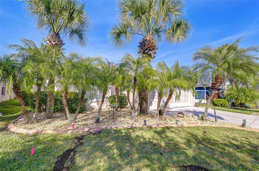 For Sale: $349,900 (2 beds, 2 baths, 1489 Square Feet)