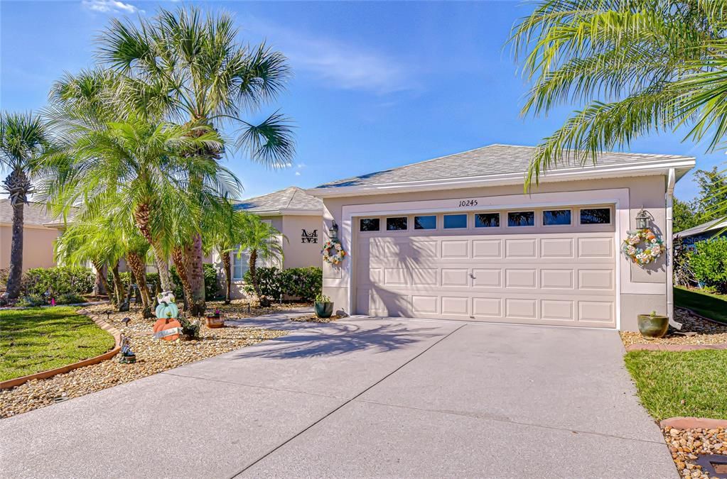 For Sale: $349,900 (2 beds, 2 baths, 1489 Square Feet)