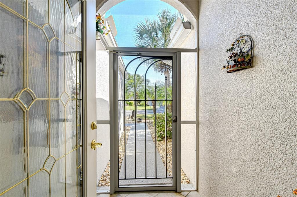 For Sale: $349,900 (2 beds, 2 baths, 1489 Square Feet)