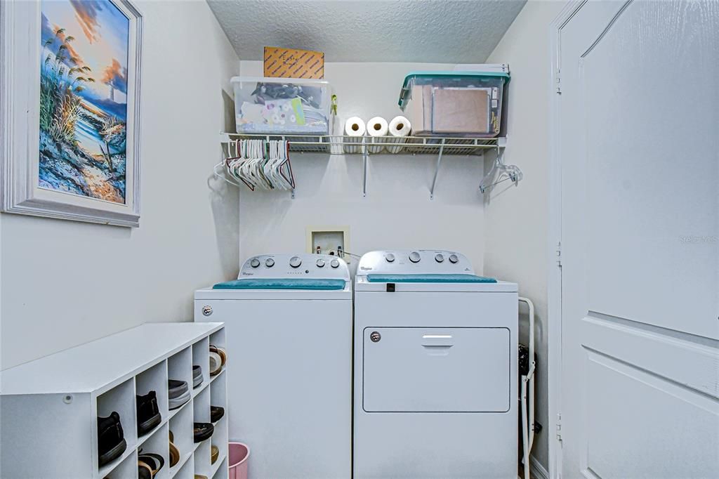 For Sale: $349,900 (2 beds, 2 baths, 1489 Square Feet)