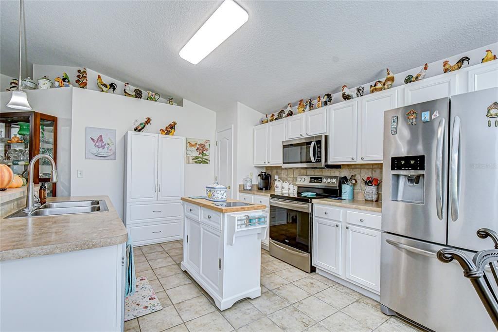 For Sale: $349,900 (2 beds, 2 baths, 1489 Square Feet)