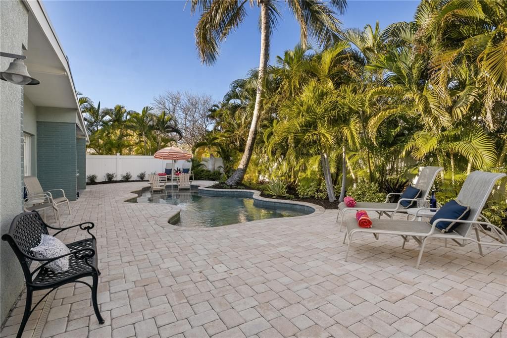 For Sale: $1,999,500 (4 beds, 3 baths, 1843 Square Feet)