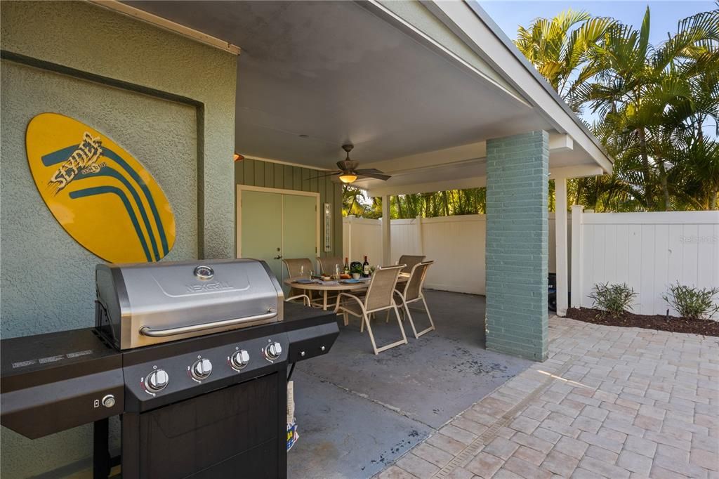 For Sale: $1,999,500 (4 beds, 3 baths, 1843 Square Feet)