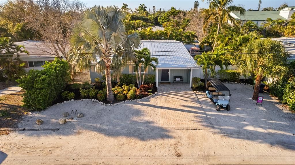 For Sale: $1,999,500 (4 beds, 3 baths, 1843 Square Feet)