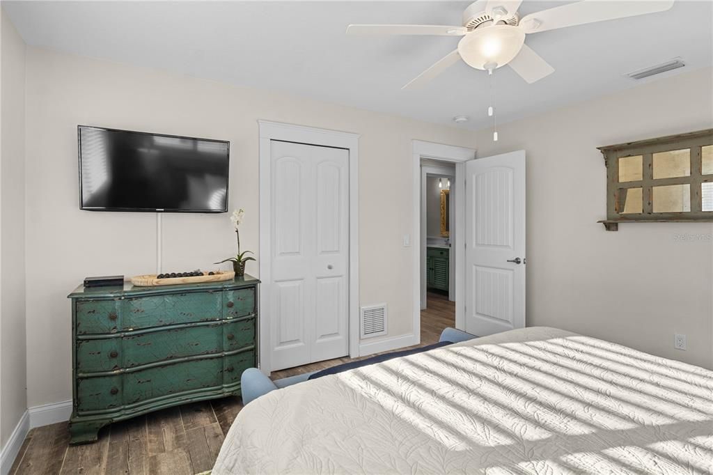 For Sale: $1,999,500 (4 beds, 3 baths, 1843 Square Feet)