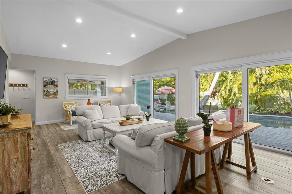 For Sale: $1,999,500 (4 beds, 3 baths, 1843 Square Feet)