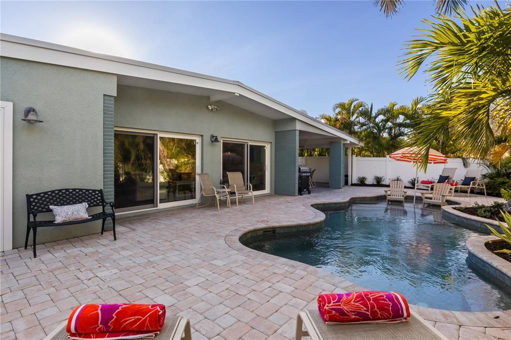 For Sale: $1,999,500 (4 beds, 3 baths, 1843 Square Feet)