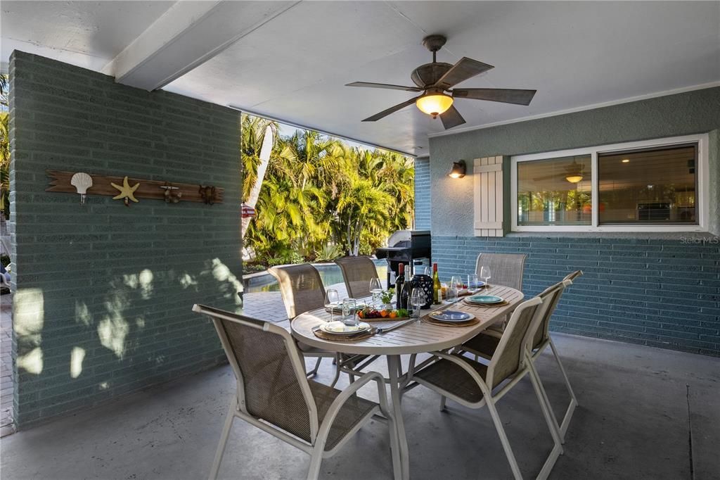 For Sale: $1,999,500 (4 beds, 3 baths, 1843 Square Feet)