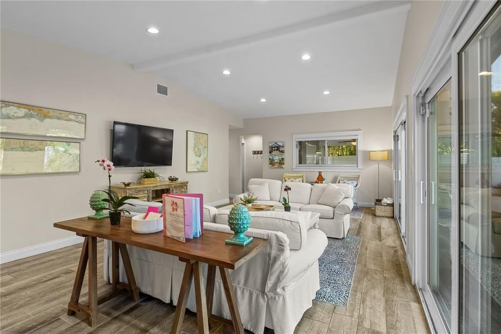 For Sale: $1,999,500 (4 beds, 3 baths, 1843 Square Feet)