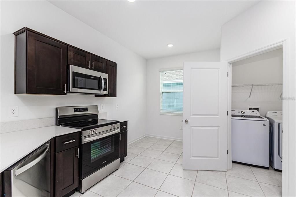 En Renta: $2,150 (3 camas, 2 baños, 2150 Pies cuadrados)