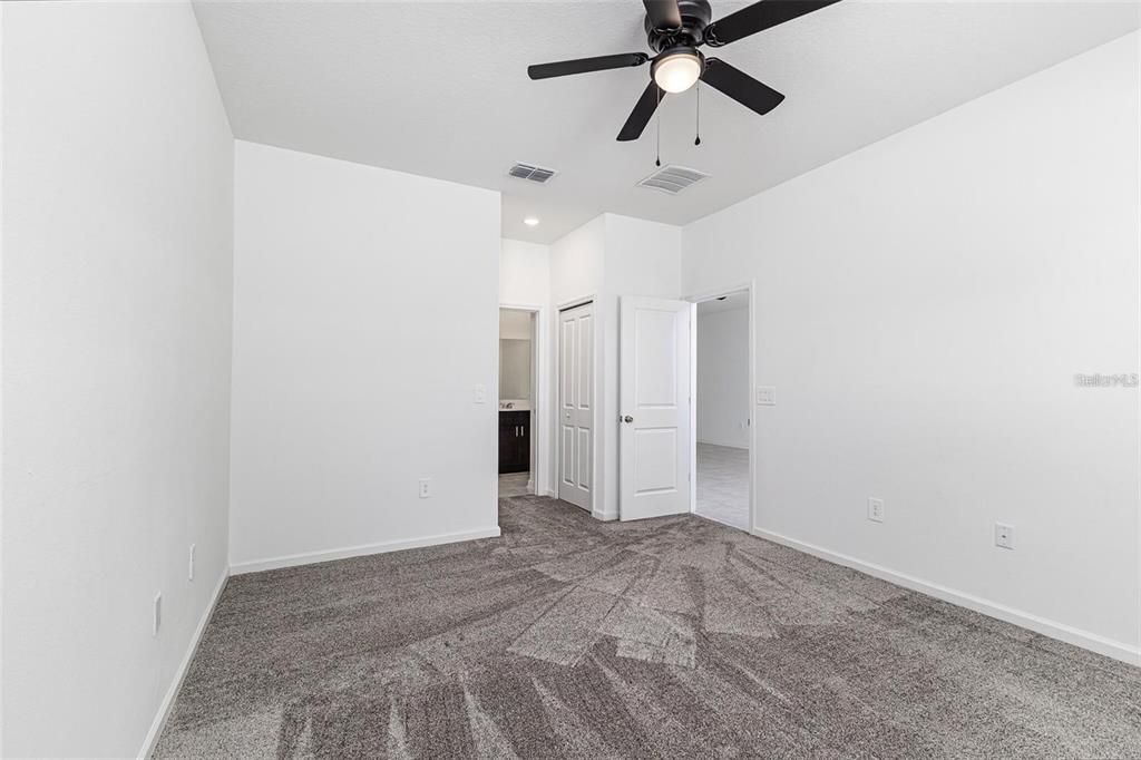 En Renta: $2,150 (3 camas, 2 baños, 2150 Pies cuadrados)