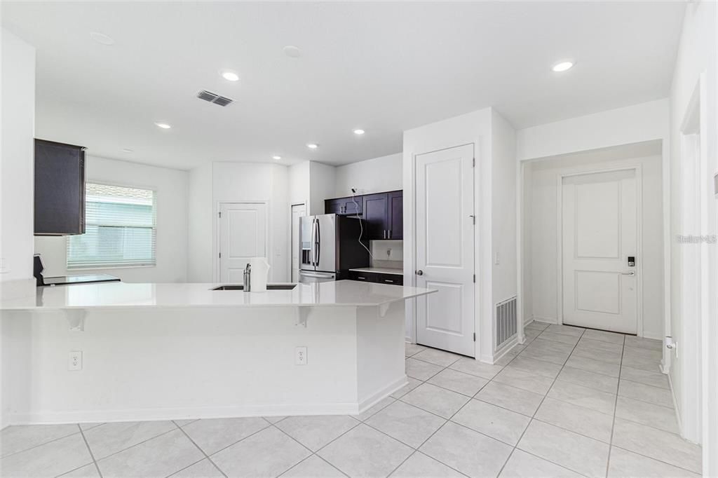 En Renta: $2,150 (3 camas, 2 baños, 2150 Pies cuadrados)