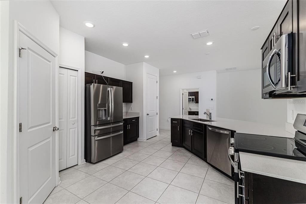 En Renta: $2,150 (3 camas, 2 baños, 2150 Pies cuadrados)