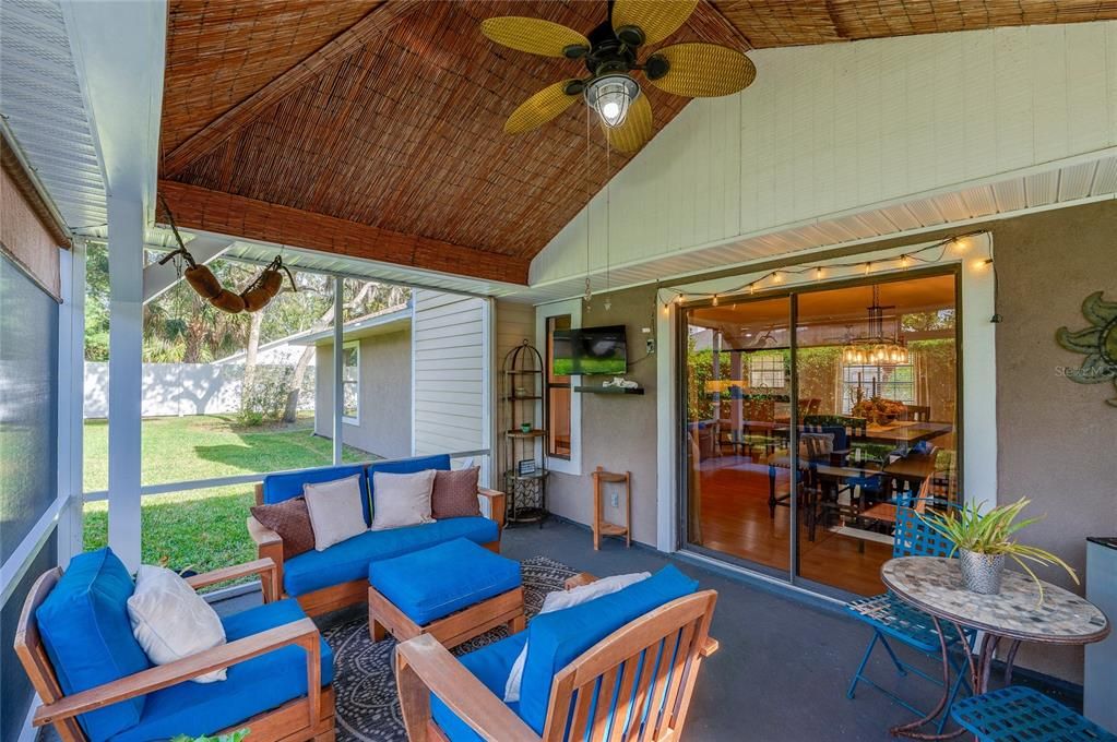 На продажу: $389,900 (3 спален, 2 ванн, 1916 Квадратных фут)