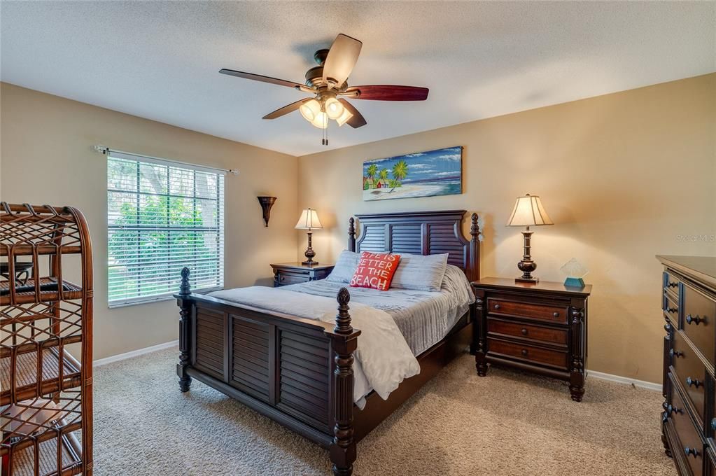 На продажу: $389,900 (3 спален, 2 ванн, 1916 Квадратных фут)