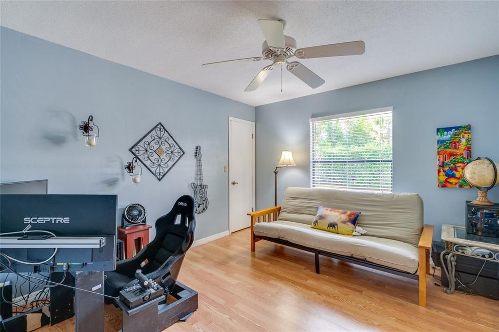 На продажу: $389,900 (3 спален, 2 ванн, 1916 Квадратных фут)