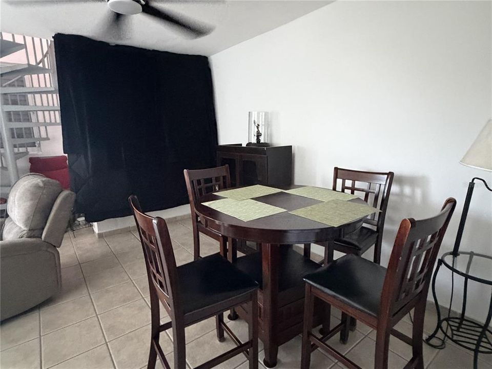 En Venta: $170,000 (3 camas, 2 baños, 2082 Pies cuadrados)