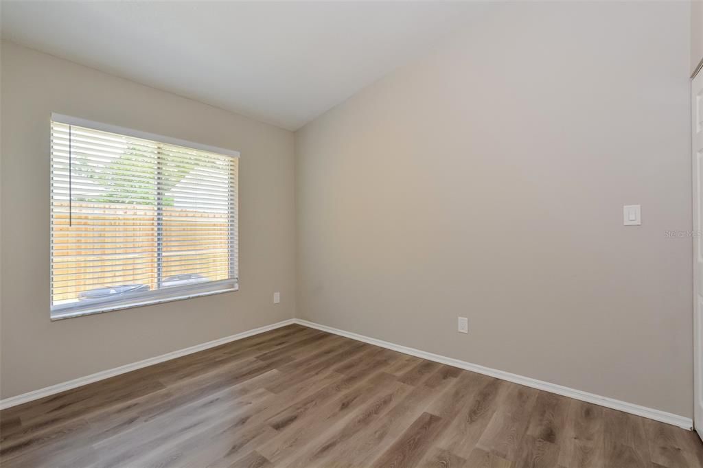 For Rent: $2,095 (3 beds, 2 baths, 1407 Square Feet)