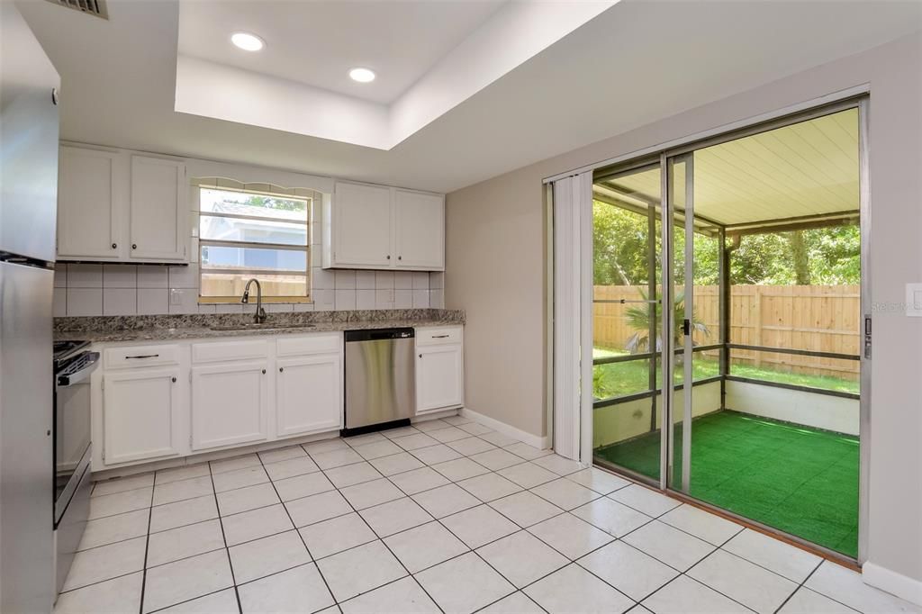 For Rent: $2,095 (3 beds, 2 baths, 1407 Square Feet)