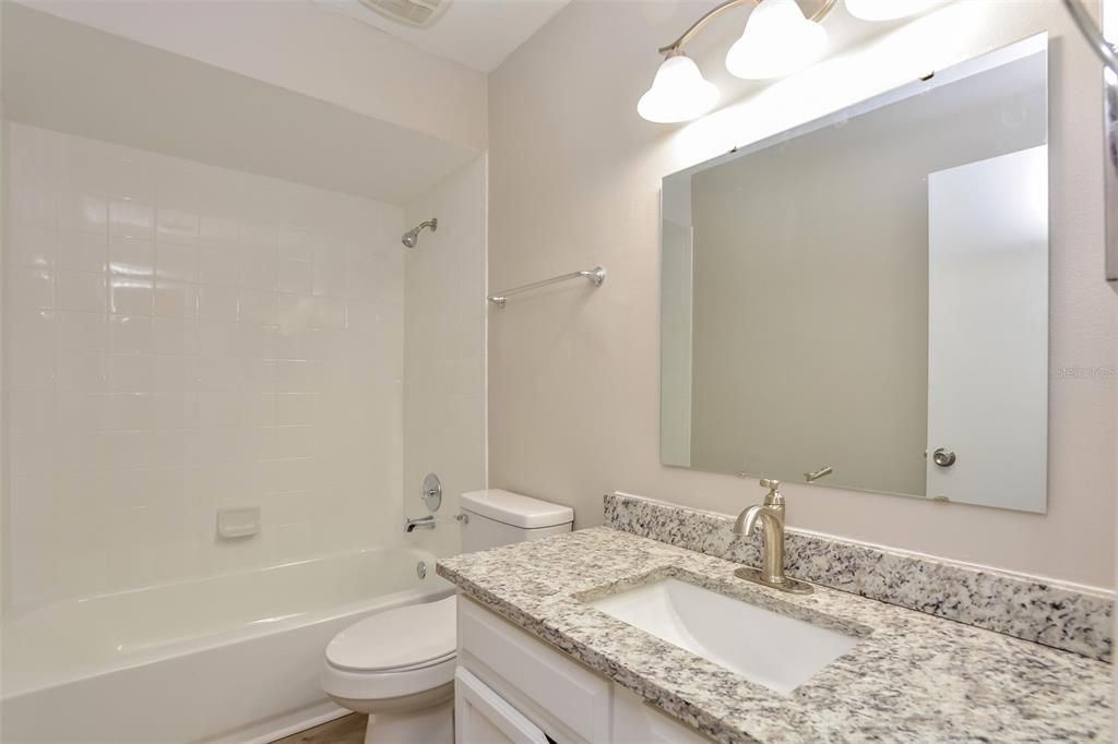 For Rent: $2,095 (3 beds, 2 baths, 1407 Square Feet)