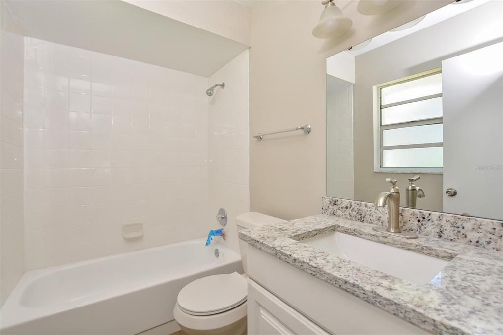 For Rent: $2,095 (3 beds, 2 baths, 1407 Square Feet)